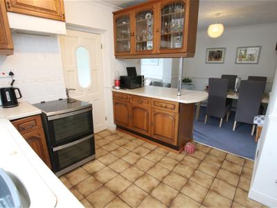 OPEN PLAN LIVING/ DINING / KITCHEN